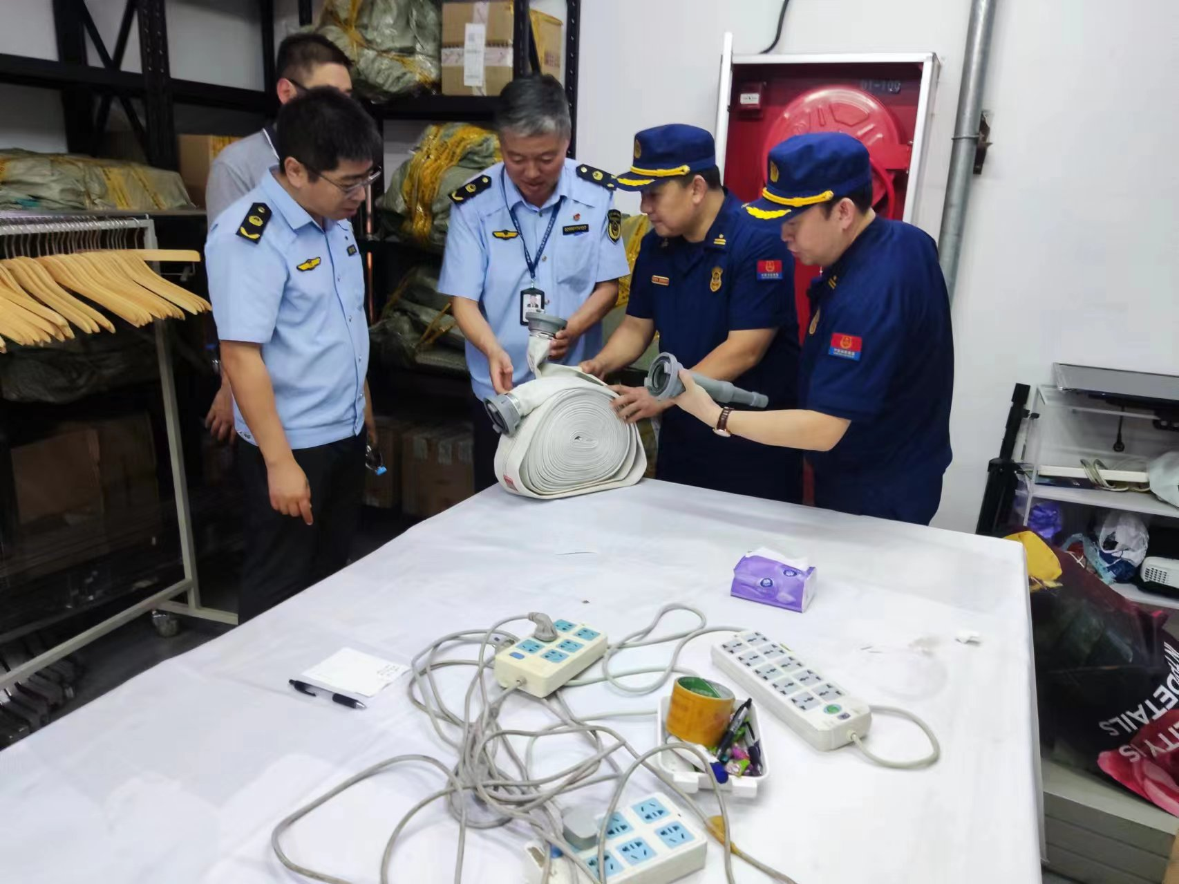 天津港保税区消防救援支队联合市场监督管理局开展消防产品专项检查